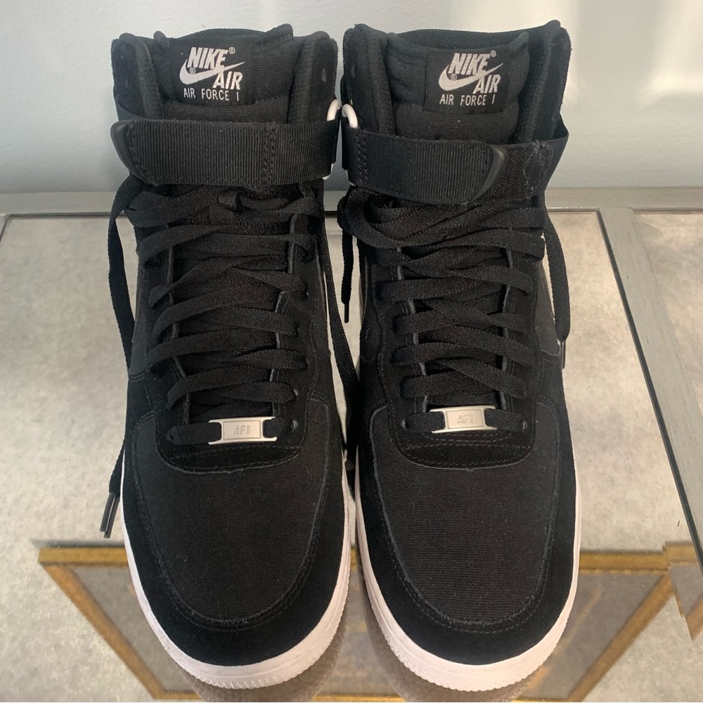 Black Nike Air Force 1
